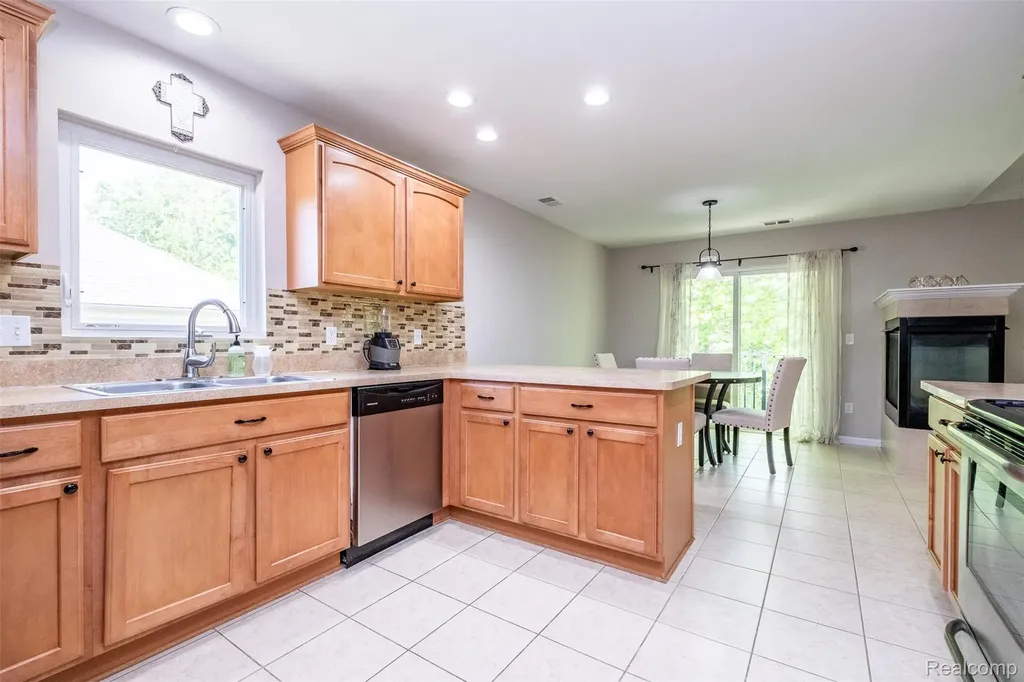 3695 Eagle Creek Drive Shelby Charter Township MI 48317