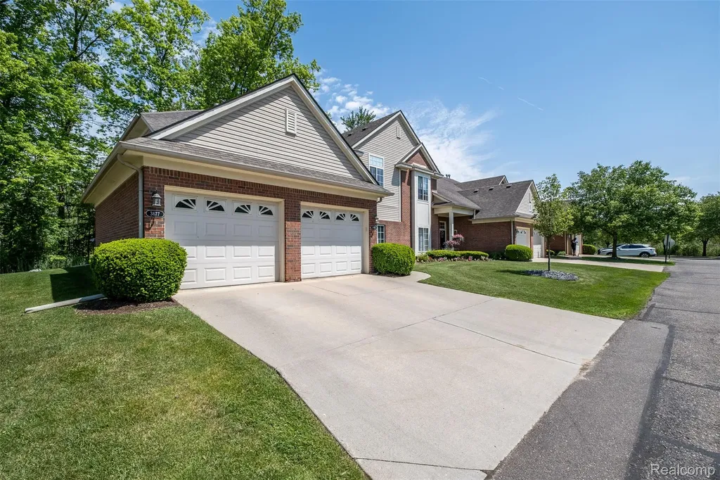 3695 Eagle Creek Drive Shelby Charter Township MI 48317