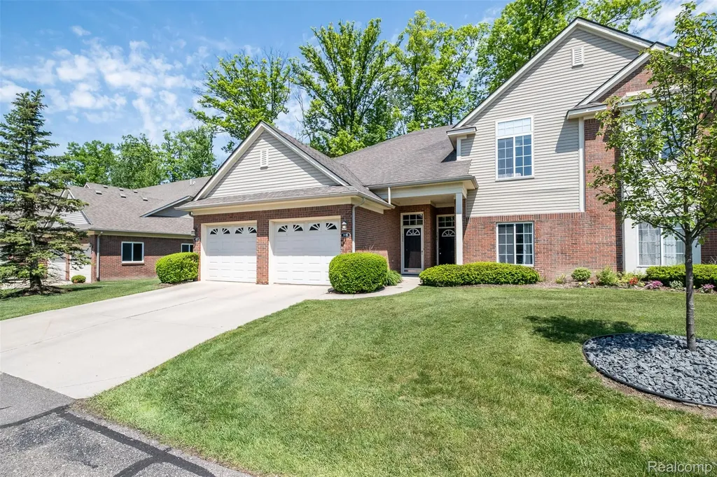 3695 Eagle Creek Drive Shelby Charter Township MI 48317