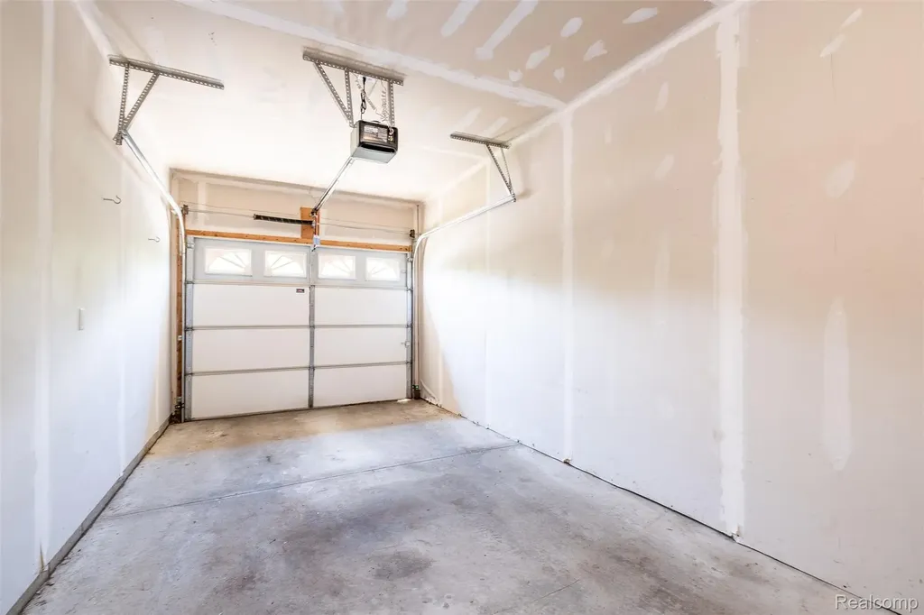 3695 Eagle Creek Drive Shelby Charter Township MI 48317