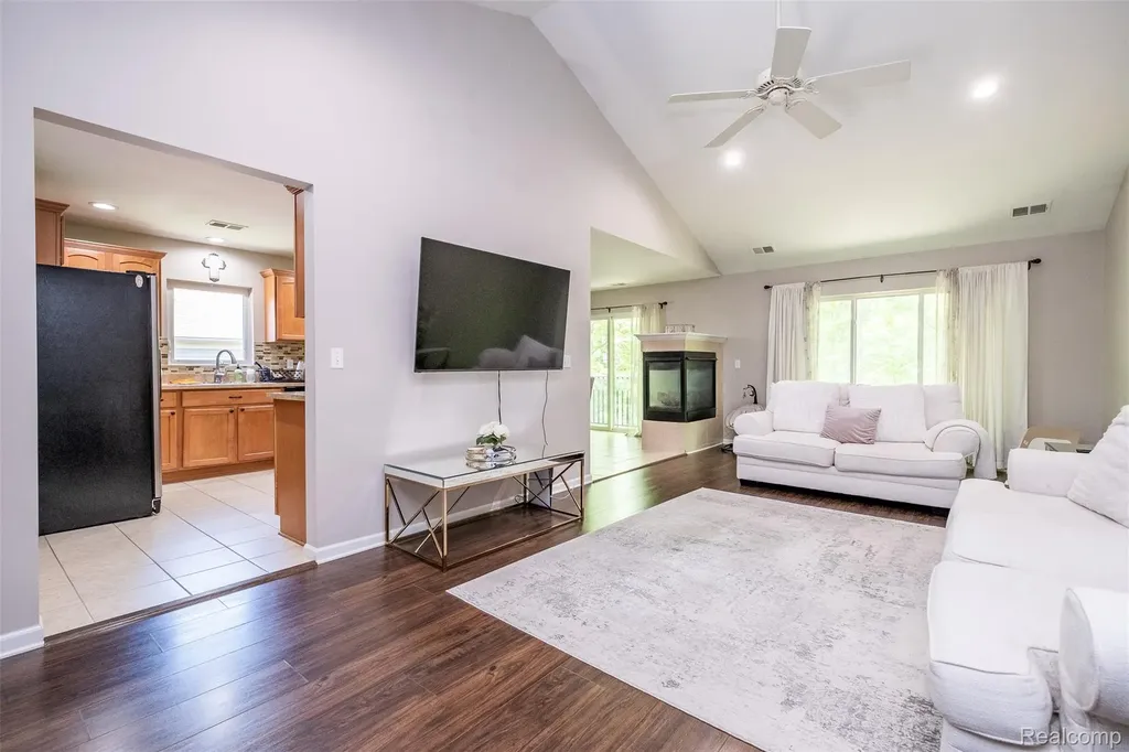 3695 Eagle Creek Drive Shelby Charter Township MI 48317