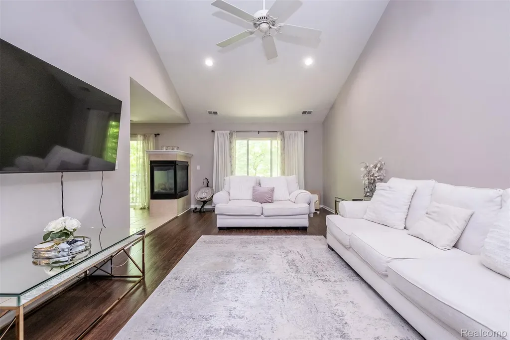 3695 Eagle Creek Drive Shelby Charter Township MI 48317
