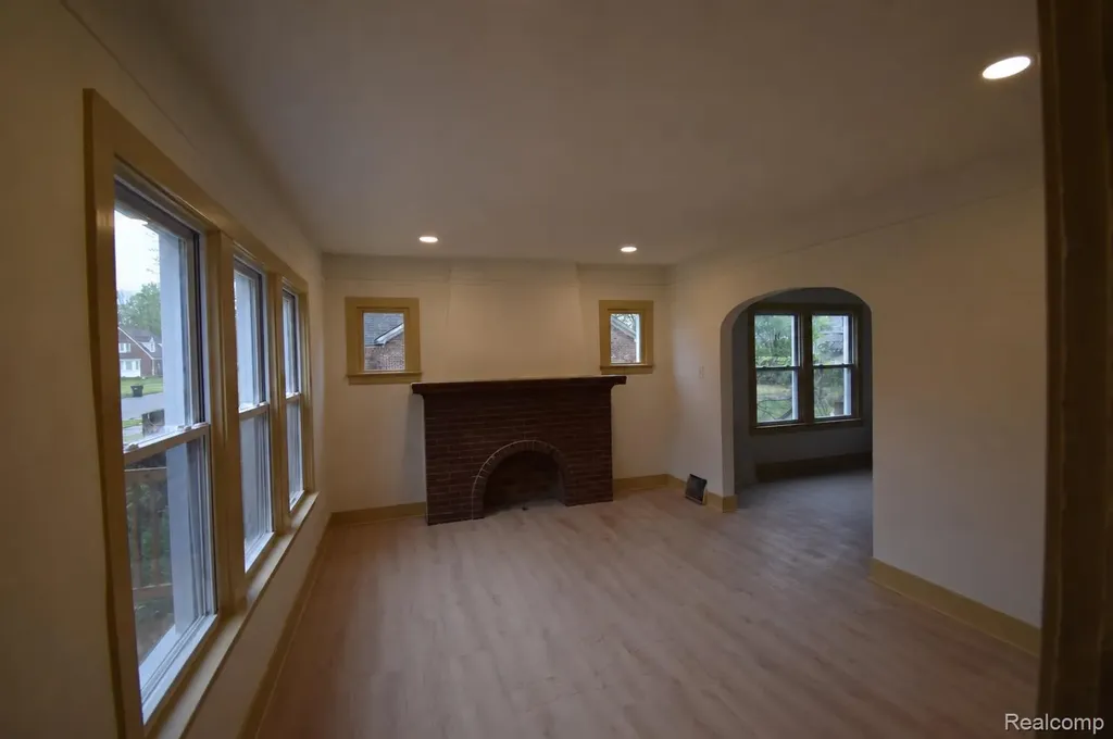 5072 Beaconsfield Street Detroit City MI 48224