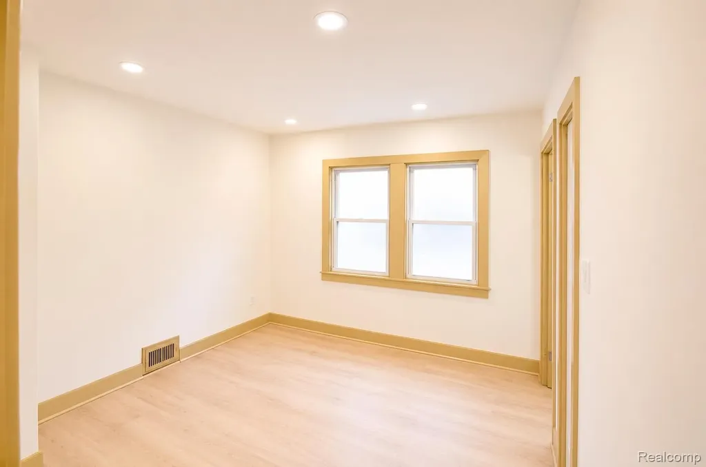 5072 Beaconsfield Street Detroit City MI 48224