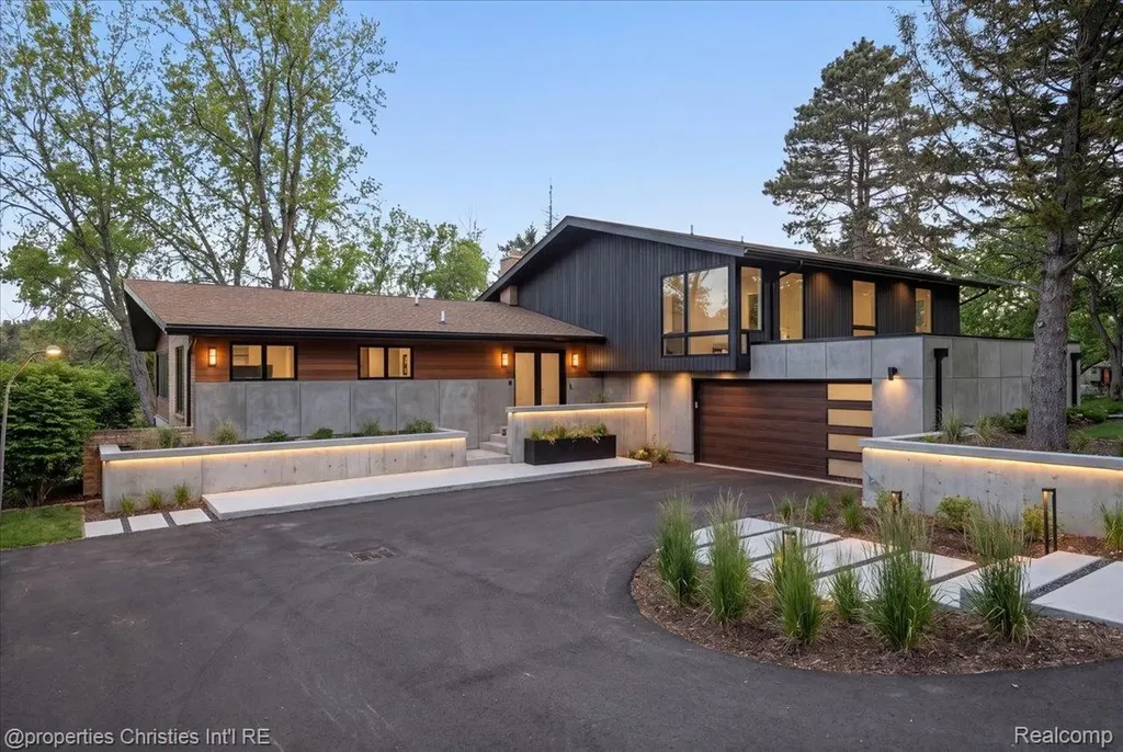 1808 Moors Court Bloomfield Hills City MI 48302
