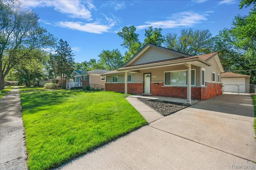 26061 Cameo Court Madison Heights City MI 48071