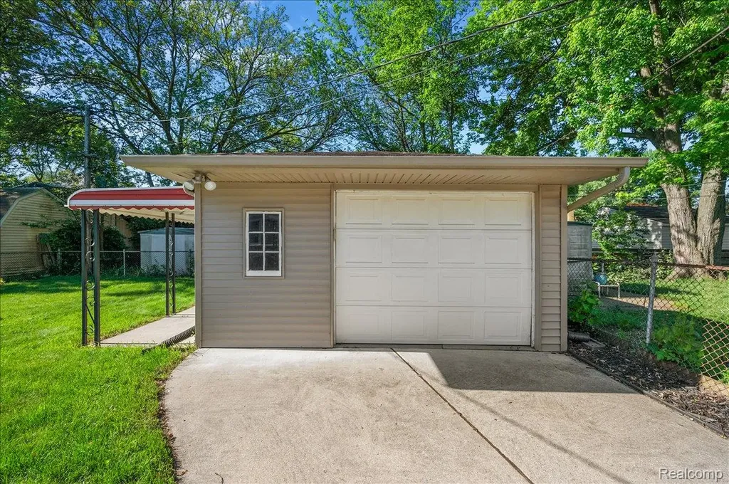 26061 Cameo Court Madison Heights City MI 48071