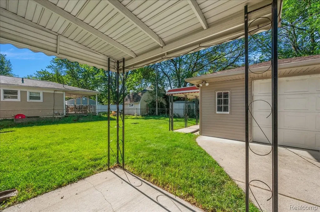 26061 Cameo Court Madison Heights City MI 48071