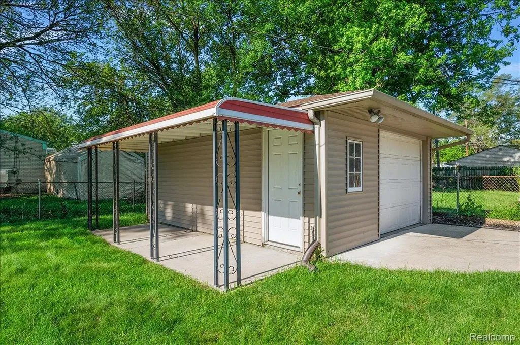 26061 Cameo Court Madison Heights City MI 48071