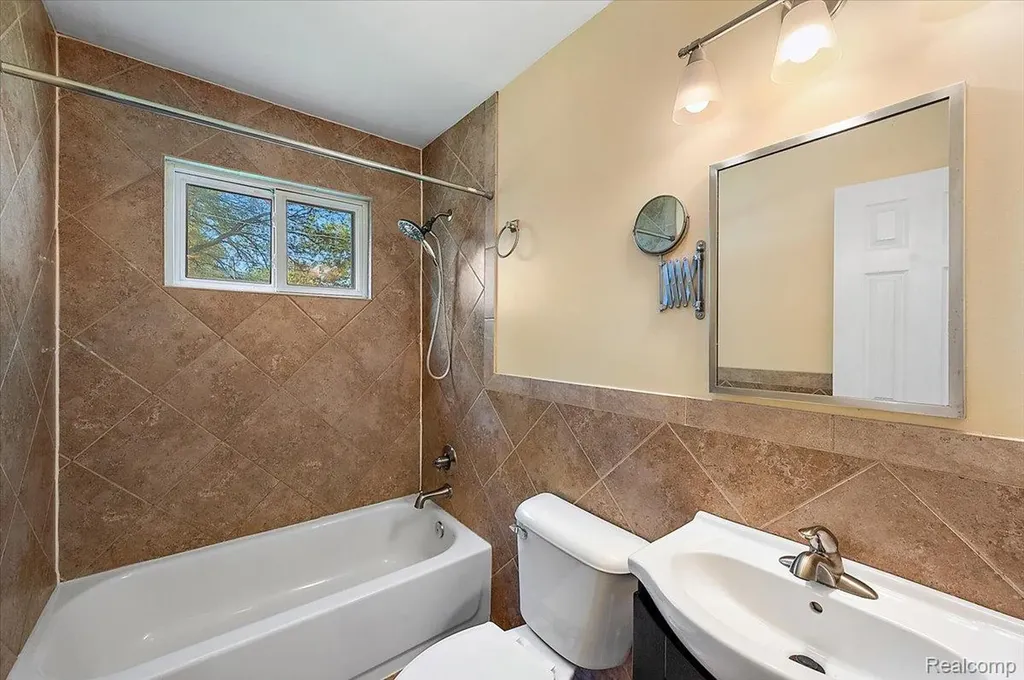 26061 Cameo Court Madison Heights City MI 48071