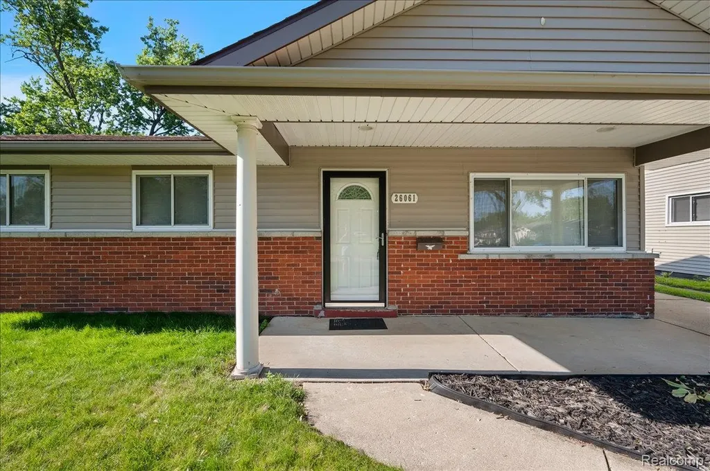 26061 Cameo Court Madison Heights City MI 48071