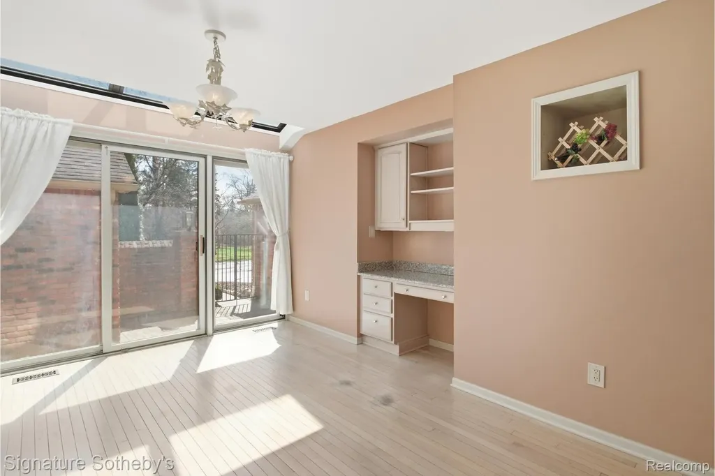 24122 Bingham Pointe Drive Bingham Farms Village MI 48025
