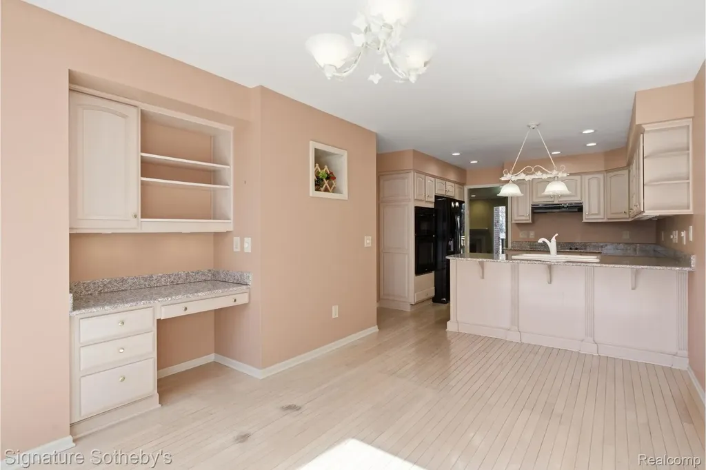 24122 Bingham Pointe Drive Bingham Farms Village MI 48025