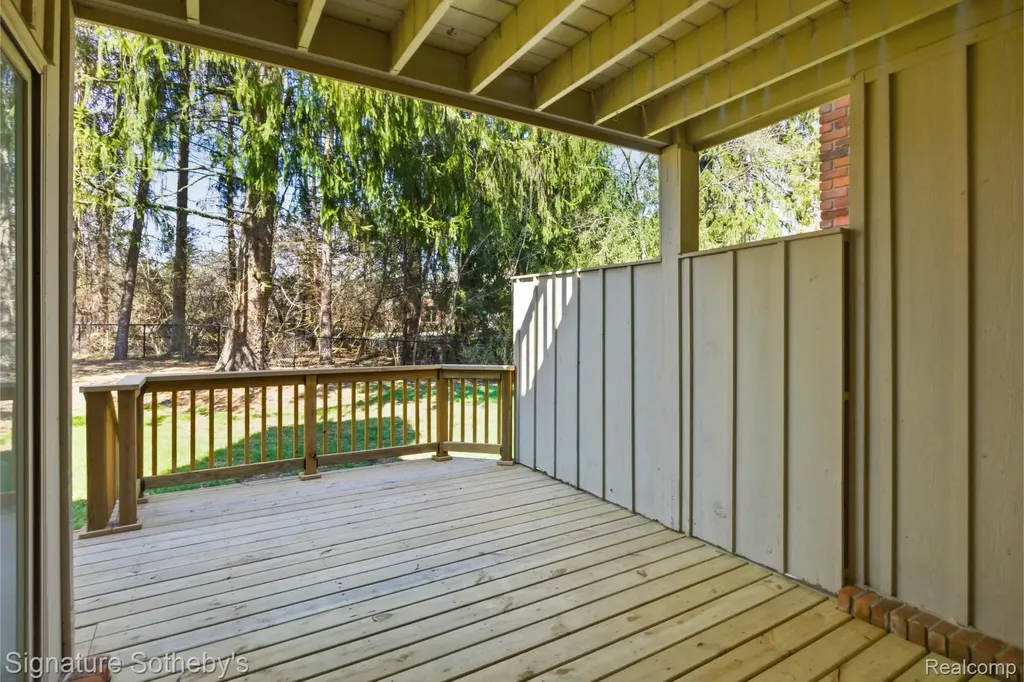24122 Bingham Pointe Drive Bingham Farms Village MI 48025