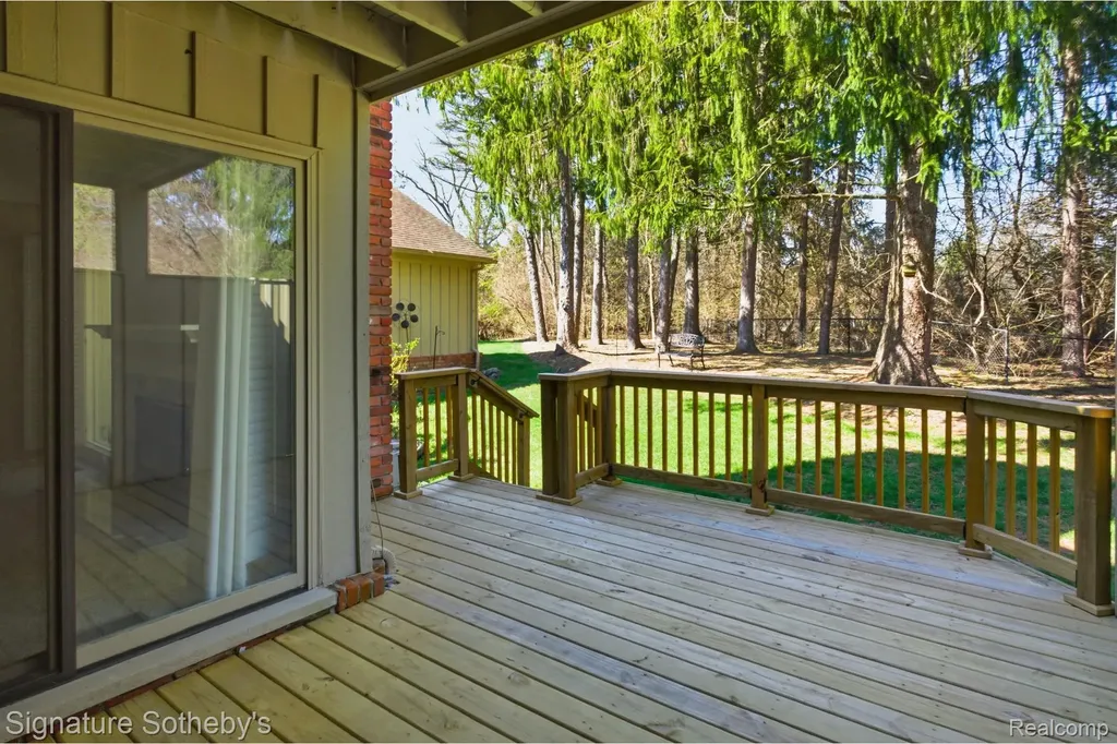 24122 Bingham Pointe Drive Bingham Farms Village MI 48025