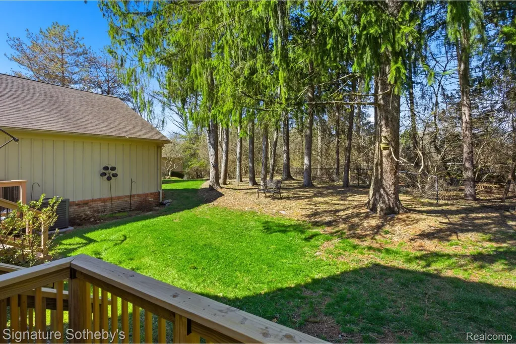 24122 Bingham Pointe Drive Bingham Farms Village MI 48025