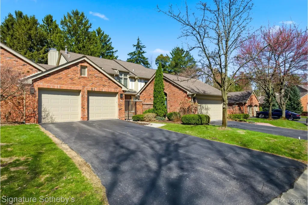 24122 Bingham Pointe Drive Bingham Farms Village MI 48025
