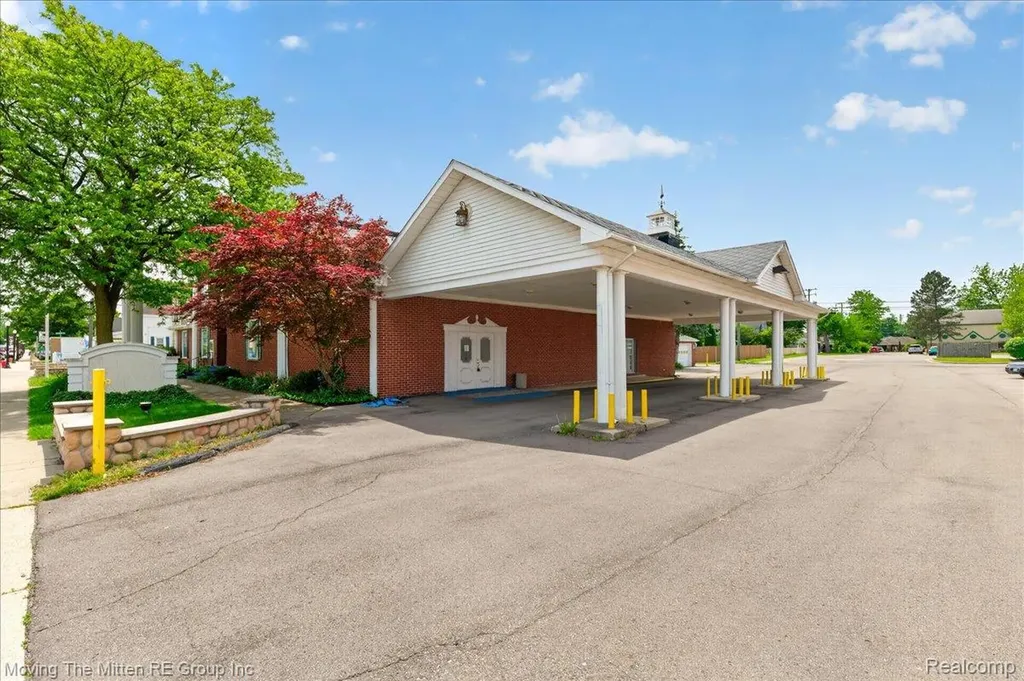 209 Main Street Belleville City MI 48111