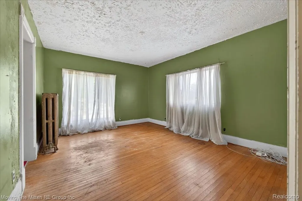 209 Main Street Belleville City MI 48111