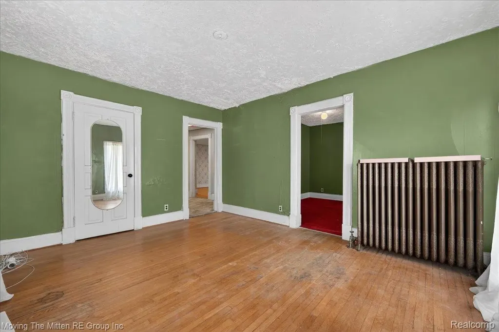 209 Main Street Belleville City MI 48111
