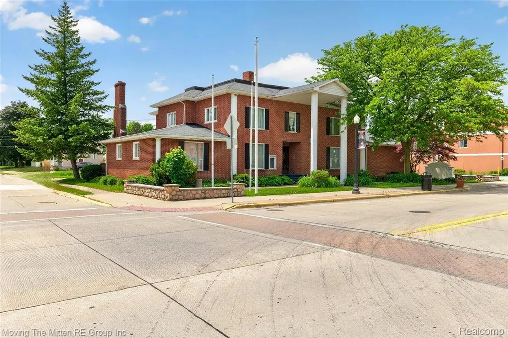 209 Main Street Belleville City MI 48111