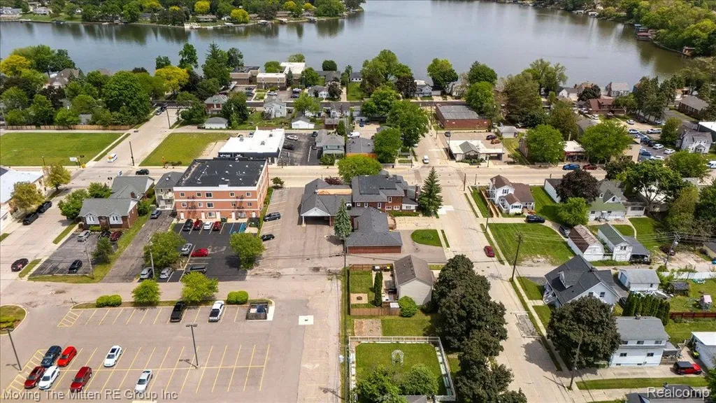 209 Main Street Belleville City MI 48111