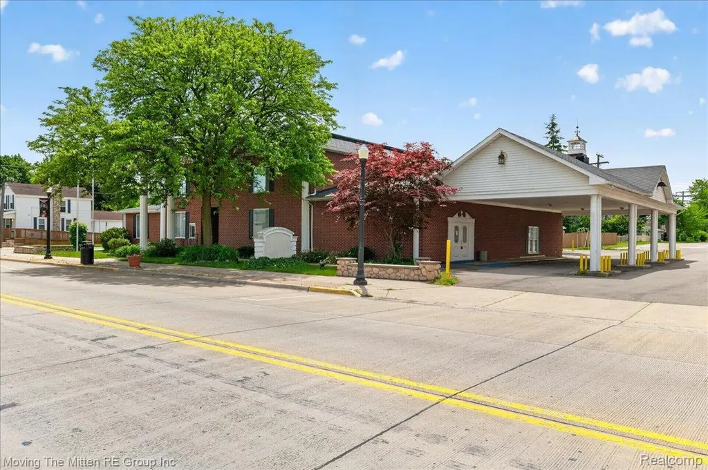 209 Main Street Belleville City MI 48111