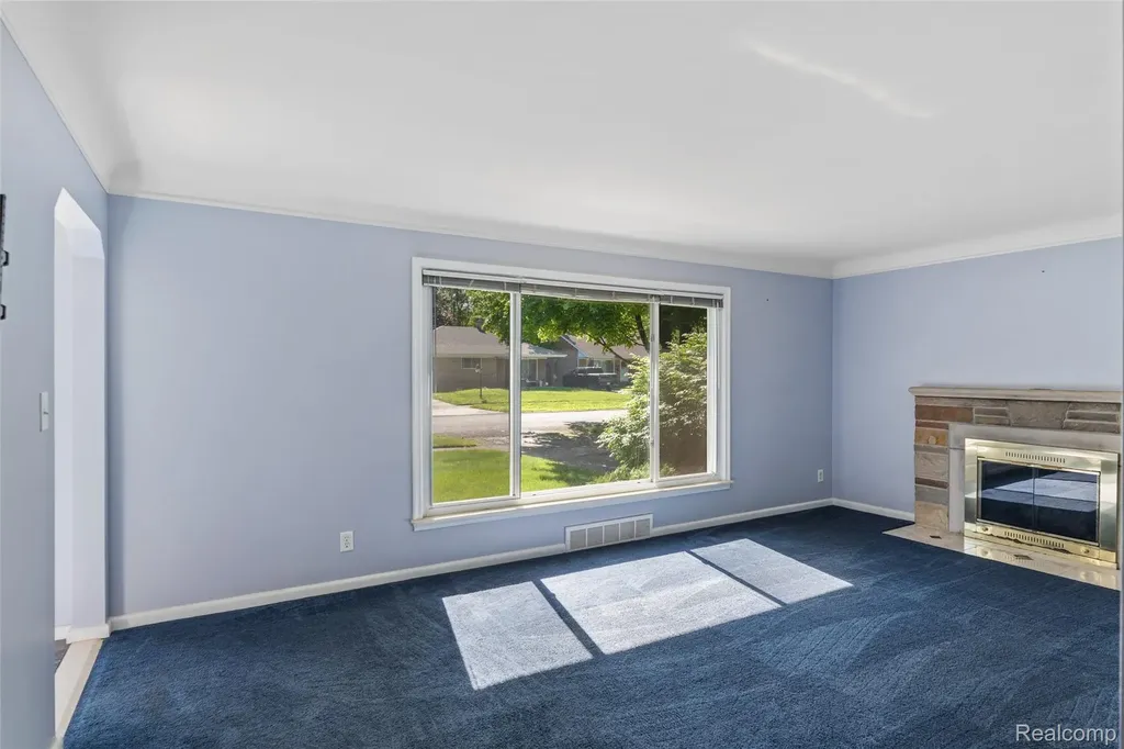 13993 Garfield Redford Charter Township MI 48239