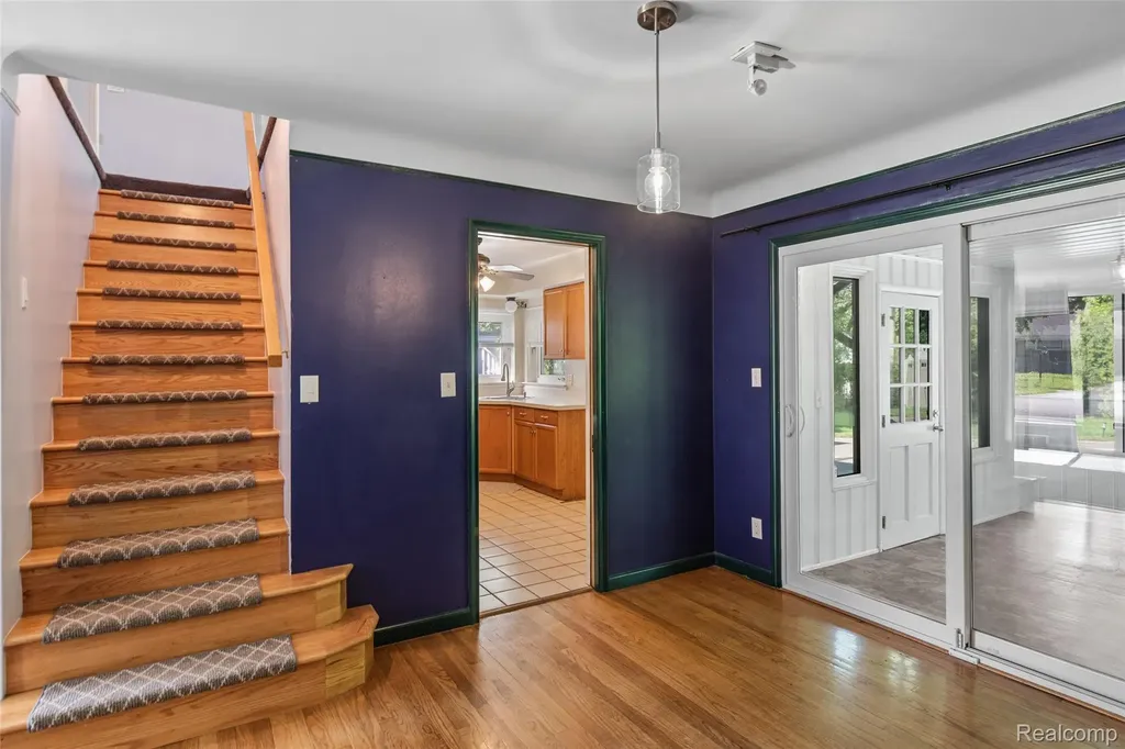 13993 Garfield Redford Charter Township MI 48239