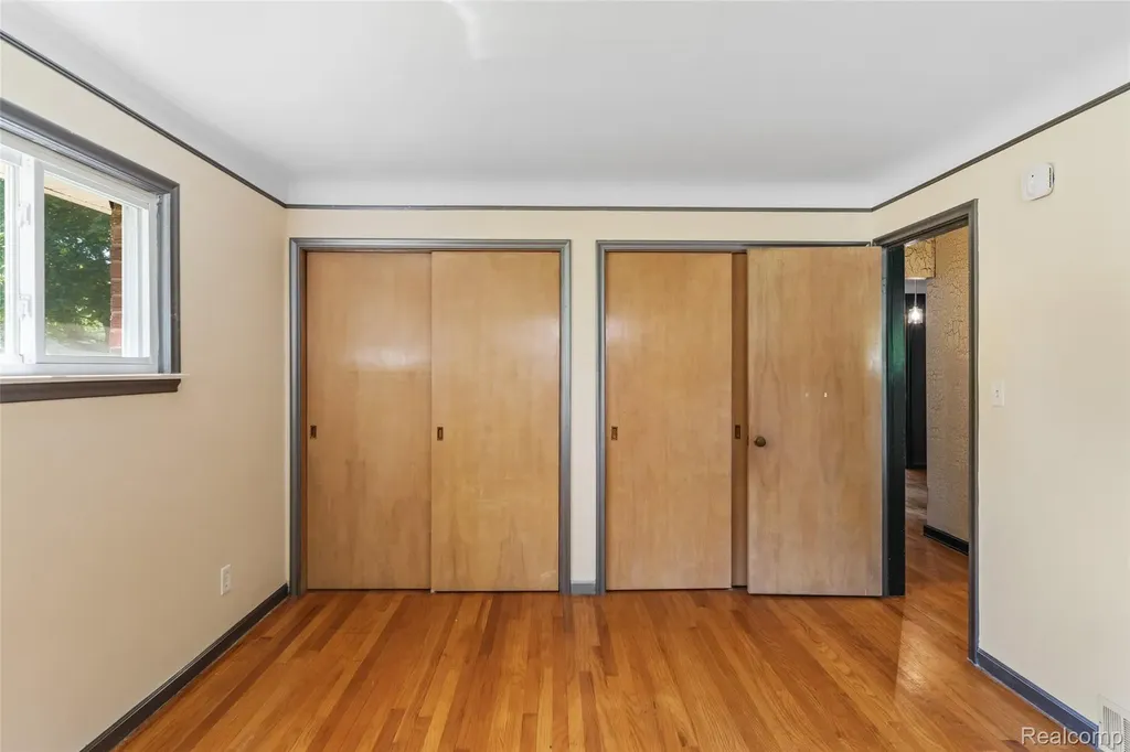 13993 Garfield Redford Charter Township MI 48239