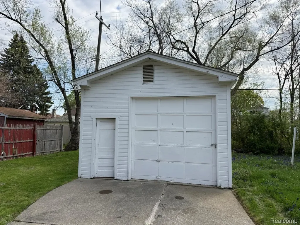 13592 Rosemont Avenue Detroit City MI 48223