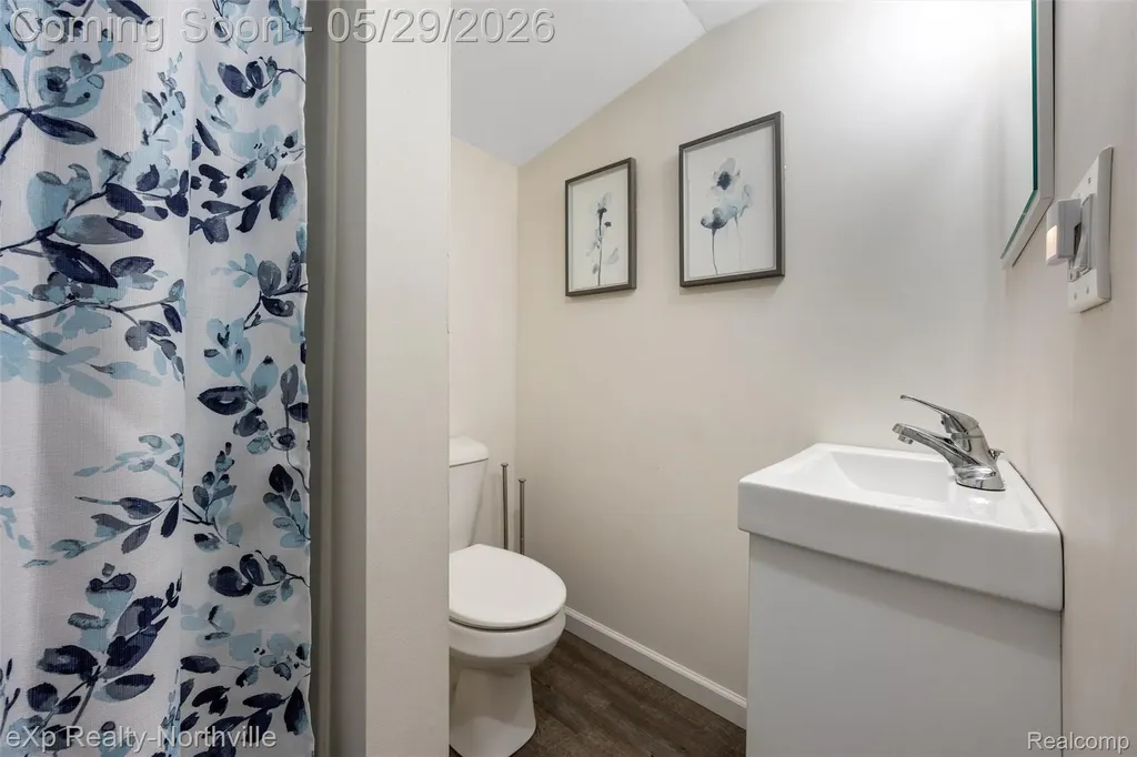 46049 Chatsworth Drive Van Buren Charter Township MI 48111