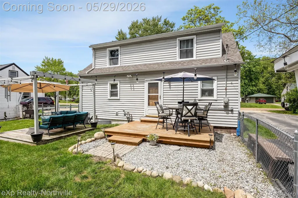 46049 Chatsworth Drive Van Buren Charter Township MI 48111