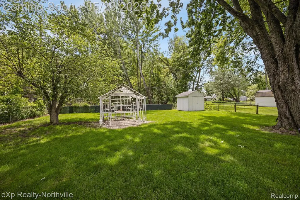 46049 Chatsworth Drive Van Buren Charter Township MI 48111
