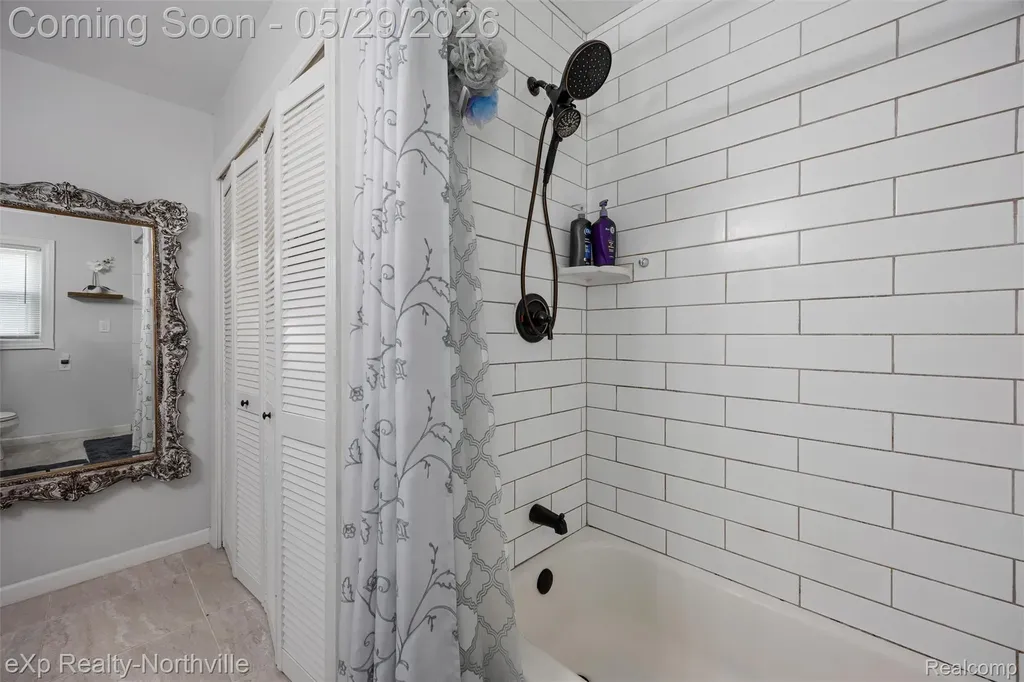 46049 Chatsworth Drive Van Buren Charter Township MI 48111