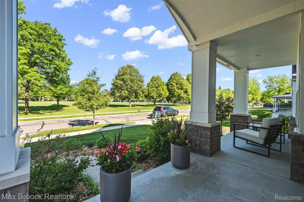 402 N Alexander Avenue Royal Oak City MI 48067