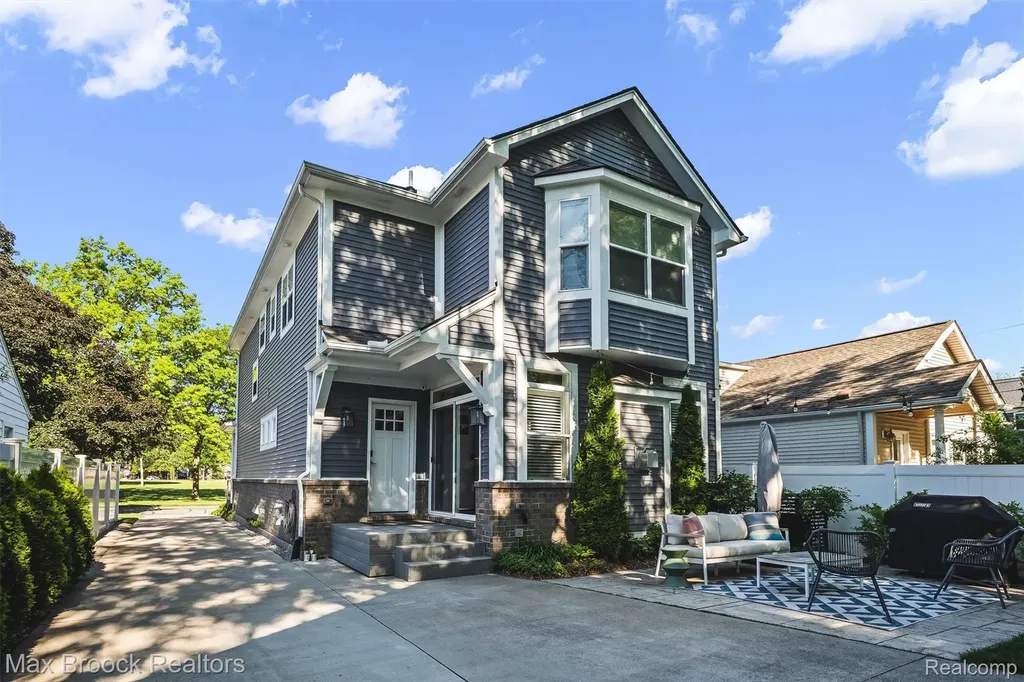 402 N Alexander Avenue Royal Oak City MI 48067