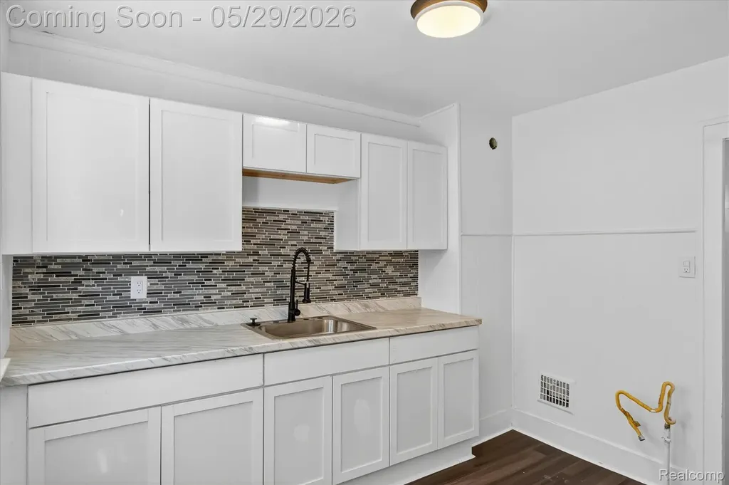 15875 Northlawn Street Detroit City MI 48238