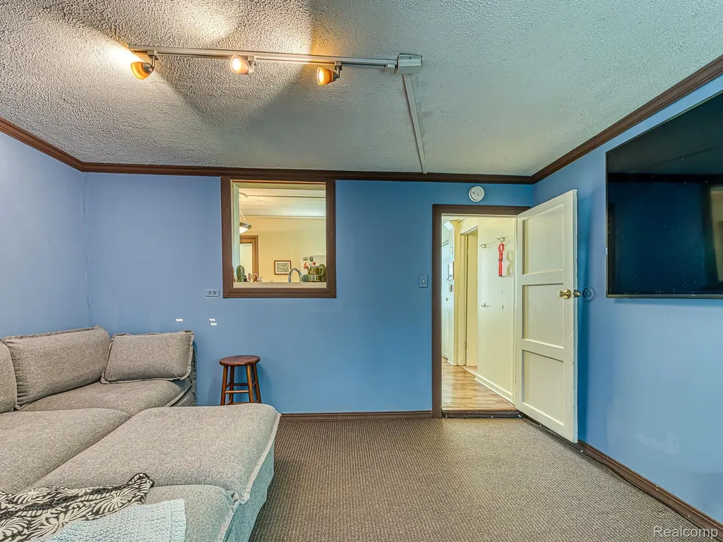 306 E Cross Street Ypsilanti City MI 48198