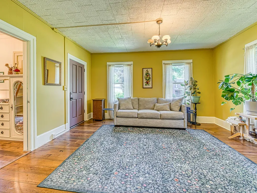 306 E Cross Street Ypsilanti City MI 48198