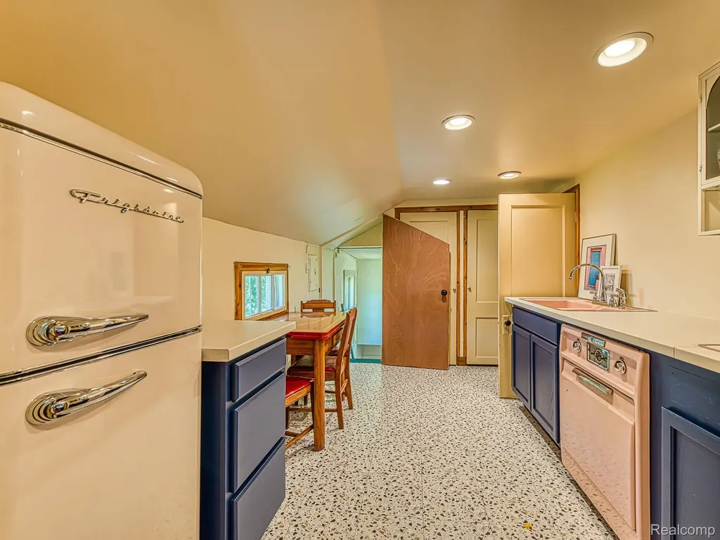 306 E Cross Street Ypsilanti City MI 48198