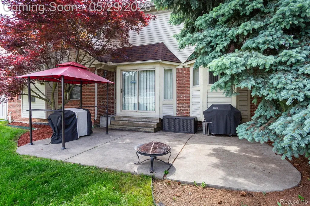 24227 Brentwood Drive Brownstown Charter Township MI 48183