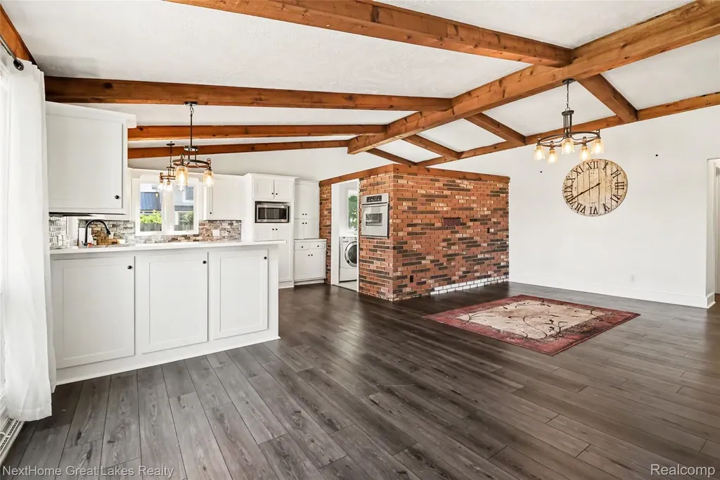3631 W Chauvez Road Riverton Township MI 49431