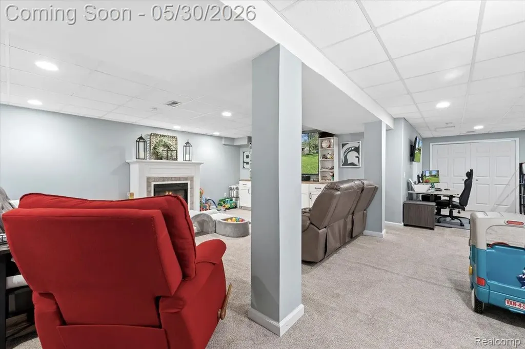 422 Robert Court Auburn Hills City MI 48326