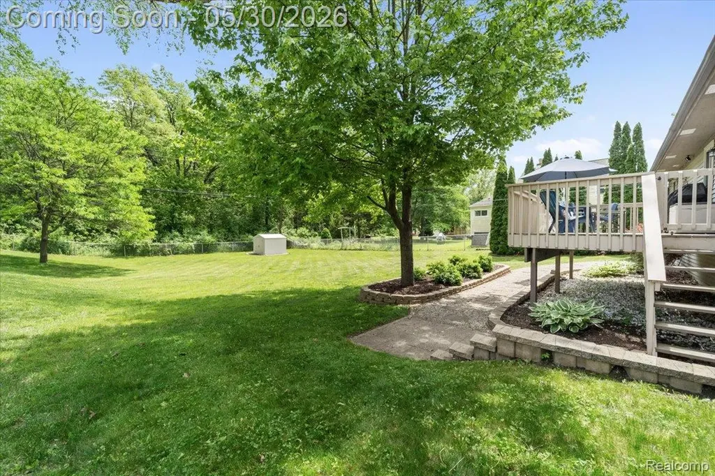 422 Robert Court Auburn Hills City MI 48326