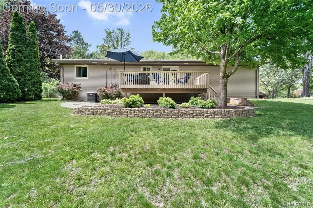 422 Robert Court Auburn Hills City MI 48326