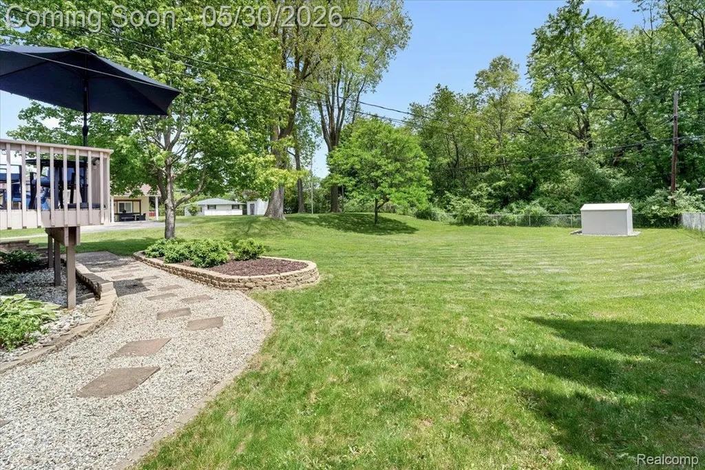 422 Robert Court Auburn Hills City MI 48326
