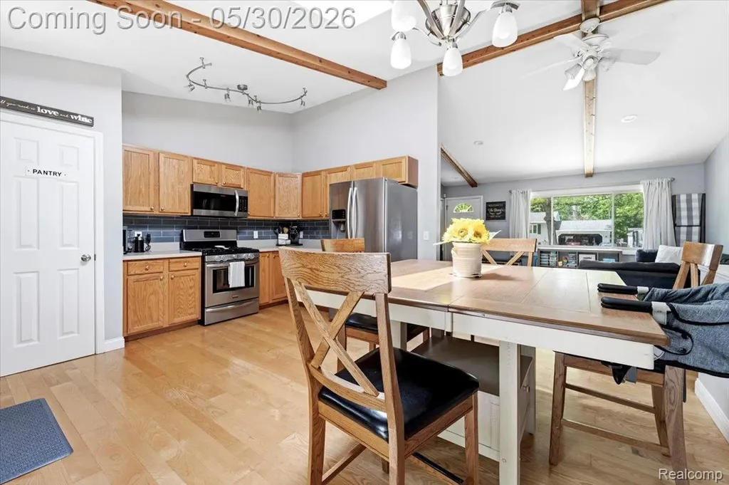 422 Robert Court Auburn Hills City MI 48326