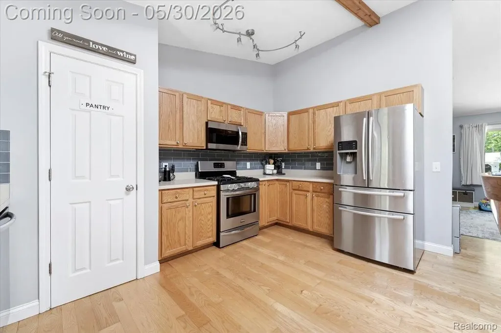 422 Robert Court Auburn Hills City MI 48326