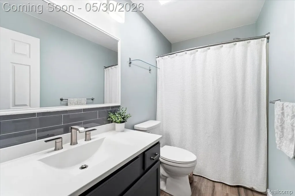 422 Robert Court Auburn Hills City MI 48326